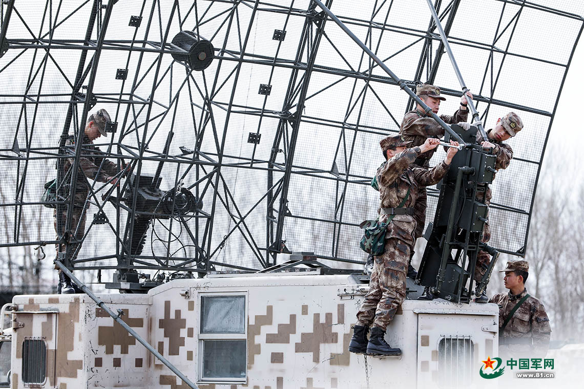 瞄准多场景、全周期运动体验趣冲健身推出多款自研AI智能健身设备｜最前线